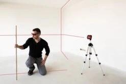 Sola Qubo Basic Lijn- En Puntlaser In Koffer - 3 Lijnen - 20m - Rood -Pro Gereedschap Verkoop 2f796719004fb360d511704a50a40d85