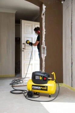 Powerplus POWX1725 Compressor - 1100W - 24L - Olievrij -Pro Gereedschap Verkoop a11cdb7c59e6f0bafd809923657cb3cb