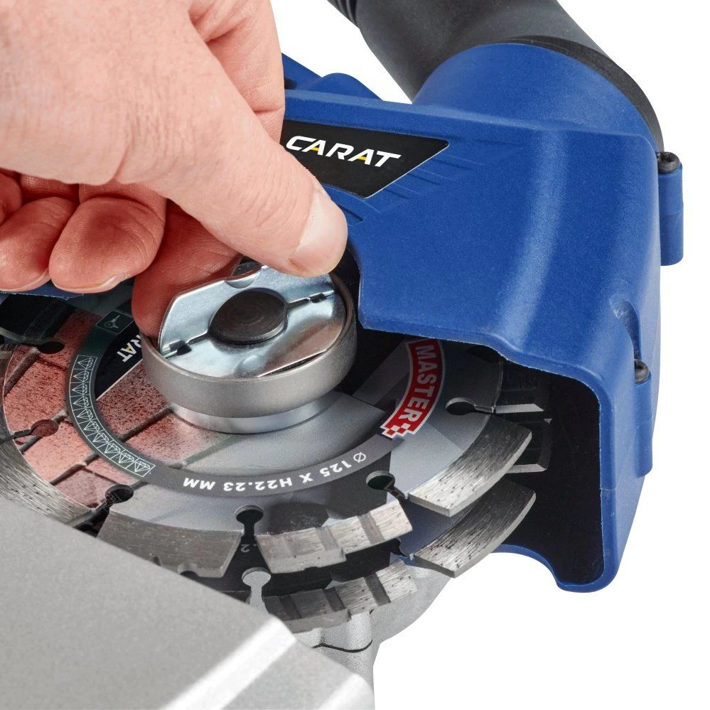 Carat SL-1255 Dustec Sleuvenzaagmachine Incl. 2 Diamantzaagbladen In Koffer - 1800W - 125 X 22,23mm 3 Carat SL-1255 Dustec Sleuvenzaagmachine Incl. 2 Diamantzaagbladen In Koffer - 1800W - 125 X 22,23mm - Afbeelding 3