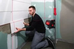 Sola Qubo Basic Lijn- En Puntlaser In Koffer - 3 Lijnen - 20m - Rood -Pro Gereedschap Verkoop cce4f6435441f8d5826f31122e6563f9