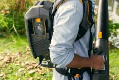 Stiga BL 980 R Benzine Bladblazer - 75,6cc - 2-takt - 100m/s - 25m³/min - 3,1kW 37 Stiga BL 980 R Benzine Bladblazer - 75,6cc - 2-takt - 100m/s - 25m³/min - 3,1kW -Pro Gereedschap Verkoop ce5cb871149f4d86aeb979a0e94d8dbe